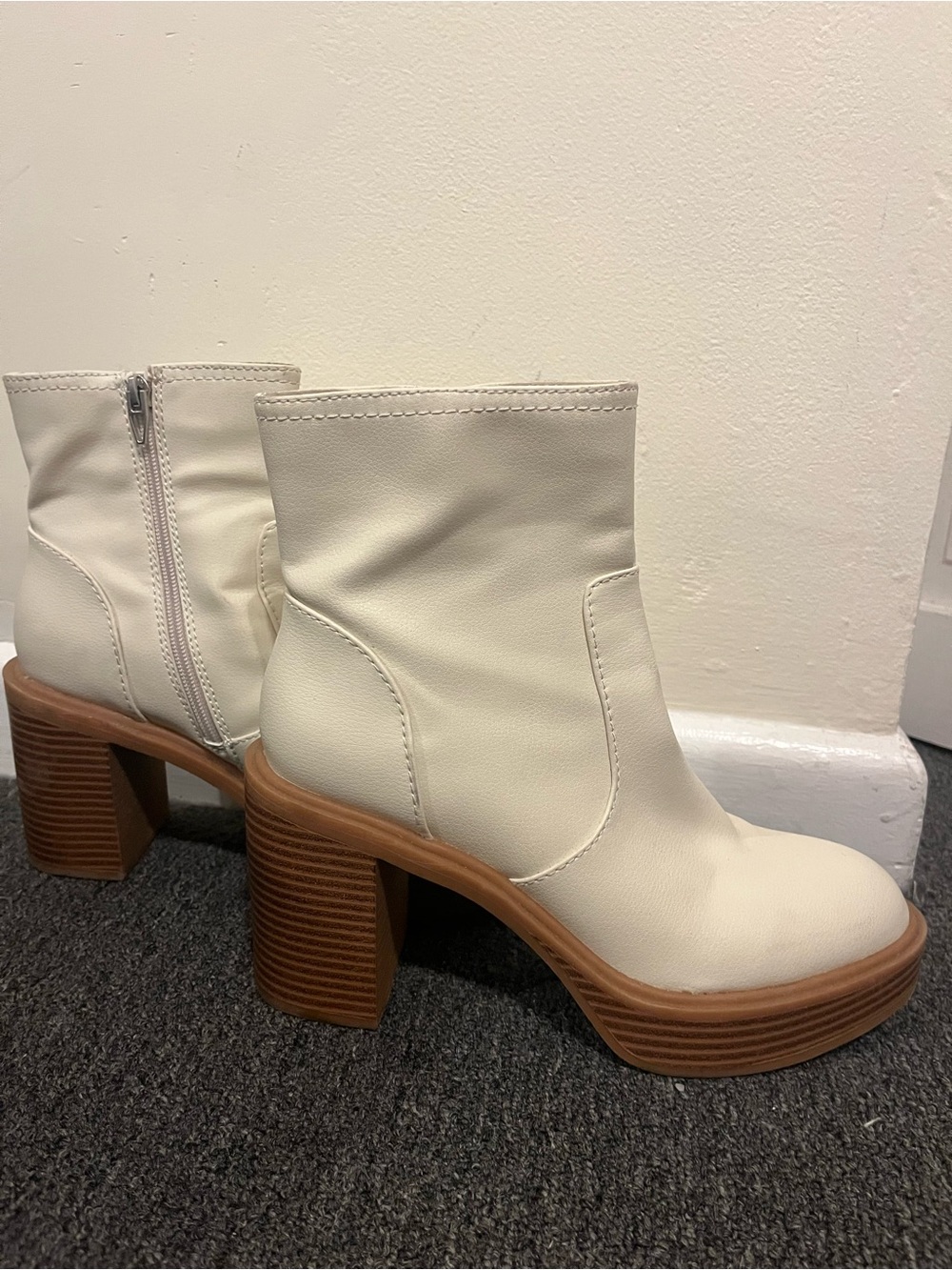 Women’s Dolce Vita Cream Platform Block Heel Ankle Boots - Size 8